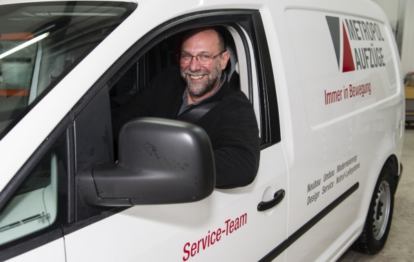 SERVICE